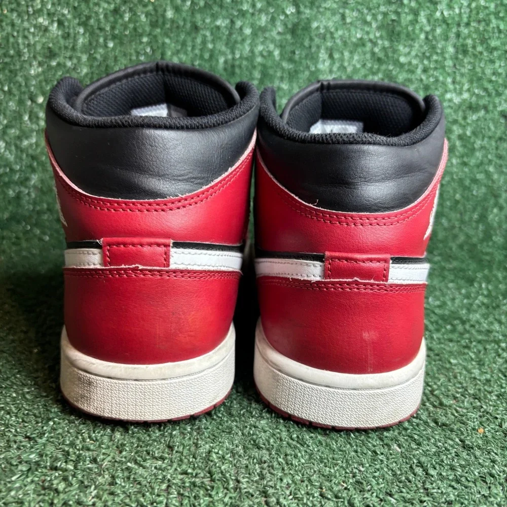 Jordan 1 Mid Bred Toe DQ8426-061 Leather Athletic Sneaker Gym Red Black Mens 8.5